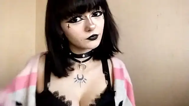 Snapshot of SmilingPatent chatting on 02-15-26, 01:09 SmilingPatent online show from 02-15-26, 01:09