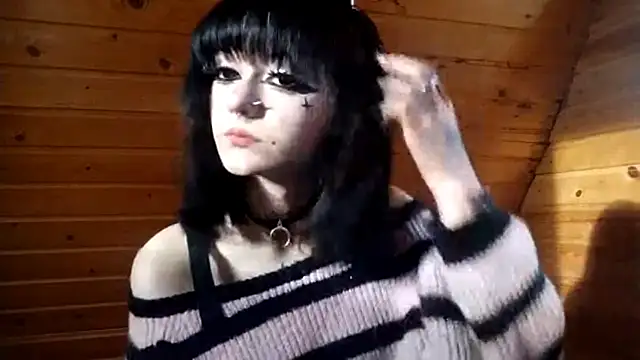 Snapshot of SmilingPatent chatting on 02-19-26, 01:07 SmilingPatent online show from 02-19-26, 01:07