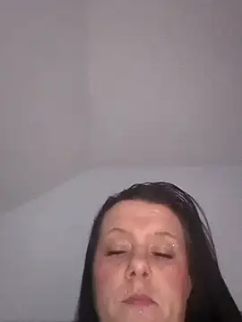 Snapshot of louisa36 chatting on 02-08-26, 09:51 louisa36 online show from 02-08-26, 09:51