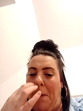 Snapshot of louisa36 chatting on 02-15-26, 10:50 louisa36 online show from 02-15-26, 10:50