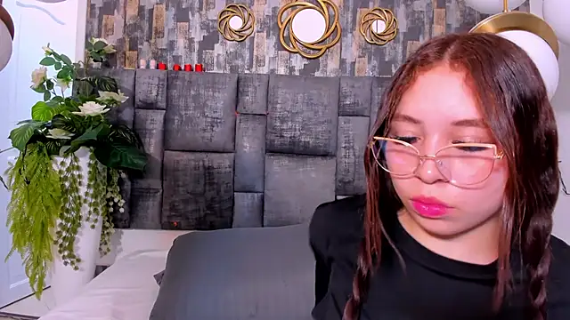 MiiaTauro online show from 03-25-26, 02:12