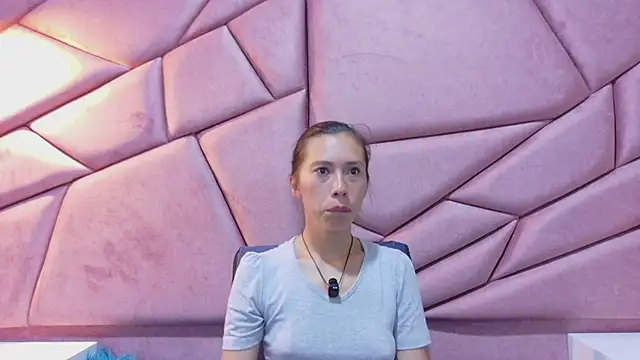 Snapshot of kimberlypink_ chatting on 03-02-26, 11:28 kimberlypink online show from 03-02-26, 11:28