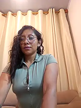 Snapshot of Camila_Lopez1 chatting on 02-10-26, 02:48 Camila Lopez1 online show from 02-10-26, 02:48