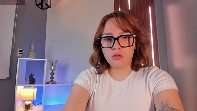 Snapshot of SimonaStar chatting on 02-13-26, 12:56 SimonaStar online show from 02-13-26, 12:56