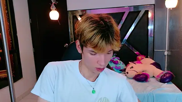 Snapshot of Liam_Green1 chatting on 02-16-26, 12:45 Liam Green1 online show from 02-16-26, 12:45