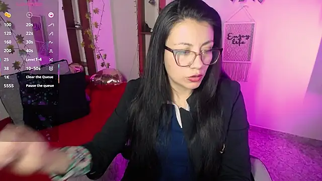 Snapshot of QueenRose94 chatting on 02-27-26, 12:27 QueenRose94 online show from 02-27-26, 12:27