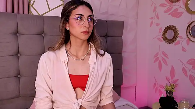 Snapshot of EmmaClark__ chatting on 02-28-26, 03:24 EmmaClark online show from 02-28-26, 03:24