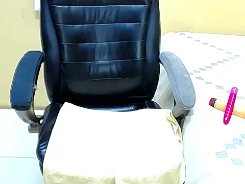 Snapshot of BubblyIvyxxx chatting on 02-20-26, 06:37 BubblyIvyxxx online show from 02-20-26, 06:37