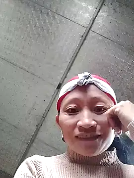 Snapshot of Linka998 chatting on 02-19-26, 05:25 Linka998 online show from 02-19-26, 05:25