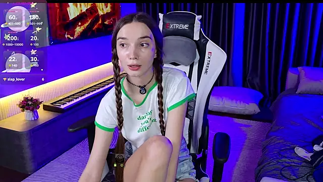 Snapshot of AnnyShore chatting on 02-14-26, 03:09 AnnyShore online show from 02-14-26, 03:09