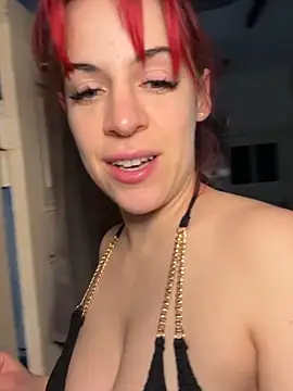 Snapshot of Roxysophie chatting on 02-25-26, 06:34 Roxysophie online show from 02-25-26, 06:34