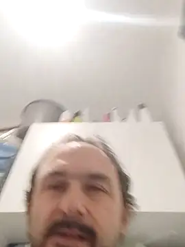 Snapshot of Luluberlu04 chatting on 02-18-26, 11:11 Luluberlu04 online show from 02-18-26, 11:11