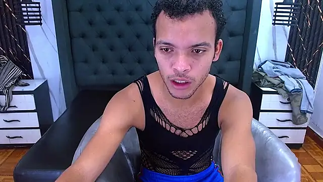 Snapshot of WilThePasive chatting on 02-12-26, 01:17 WilThePasive online show from 02-12-26, 01:17