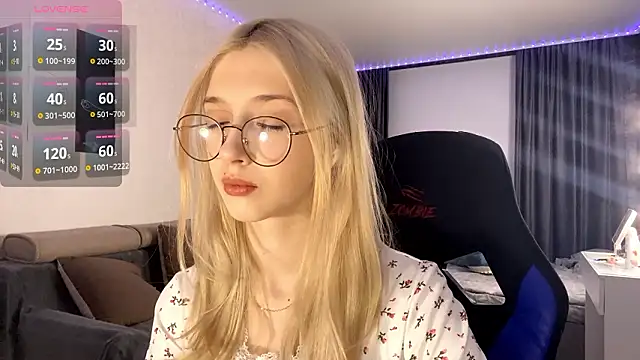 TaliCaan online show from 03-25-26, 01:50