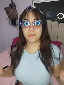 Snapshot of its_lauu_ chatting on 02-07-26, 11:52 its lauu online show from 02-07-26, 11:52