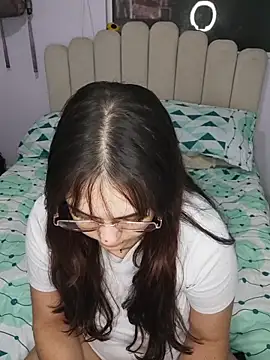 Snapshot of its_lauu_ chatting on 02-24-26, 02:53 its lauu online show from 02-24-26, 02:53