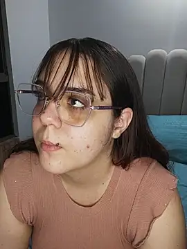 Snapshot of its_lauu_ chatting on 02-28-26, 05:19 its lauu online show from 02-28-26, 05:19