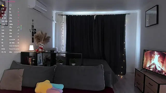 AmyLouWood online show from 02-21-26, 07:09