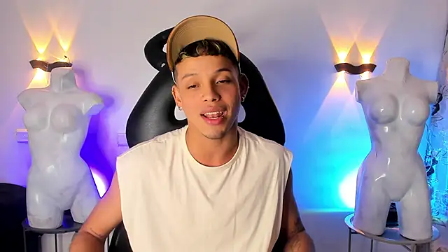 Snapshot of Gael_zambrano chatting on 02-24-26, 11:47 Gael zambrano online show from 02-24-26, 11:47