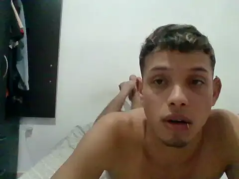 Snapshot of Gael_zambrano chatting on 02-28-26, 10:00 Gael zambrano online show from 02-28-26, 10:00