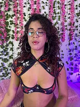 Woo isDaphne online show from 02-22-26, 11:25