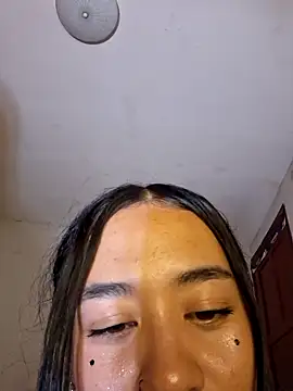 Snapshot of Zafira_glow chatting on 02-11-26, 01:32 Zafira glow online show from 02-11-26, 01:32