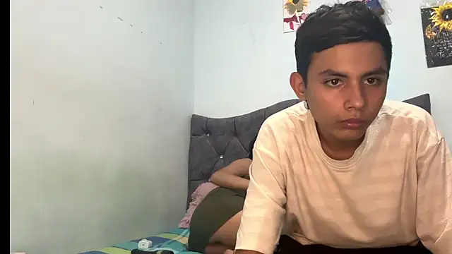 Snapshot of two_cam_latin chatting on 02-21-26, 03:18 two cam latin online show from 02-21-26, 03:18