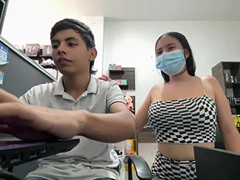 Snapshot of two_cam_latin chatting on 02-22-26, 05:00 two cam latin online show from 02-22-26, 05:00