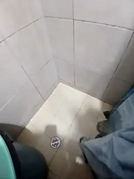 Snapshot of papi23l chatting on 02-08-26, 02:48 papi23l online show from 02-08-26, 02:48