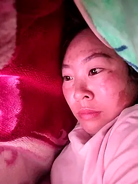 Snapshot of Yiyoongg chatting on 02-09-26, 09:19 Yiyoongg online show from 02-09-26, 09:19