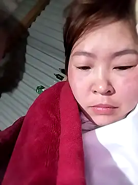 Snapshot of Yiyoongg chatting on 02-15-26, 11:23 Yiyoongg online show from 02-15-26, 11:23