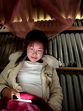 Snapshot of Yiyoongg chatting on 02-17-26, 02:08 Yiyoongg online show from 02-17-26, 02:08