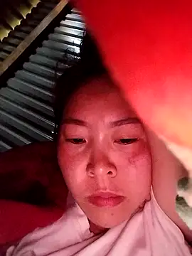 Snapshot of Yiyoongg chatting on 02-20-26, 11:38 Yiyoongg online show from 02-20-26, 11:38