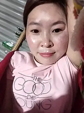 Snapshot of Yiyoongg chatting on 02-23-26, 01:25 Yiyoongg online show from 02-23-26, 01:25