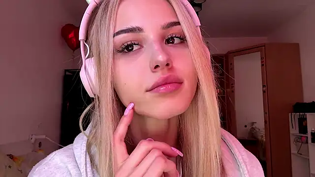 Snapshot of Evva_mayy chatting on 02-26-26, 11:53 Evva mayy online show from 02-26-26, 11:53