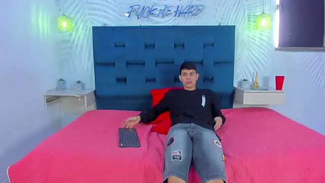 Adventurous Boys online show from 02-20-26, 06:08