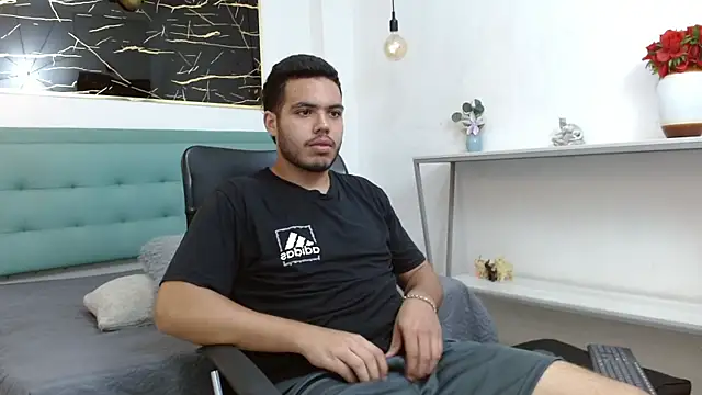 Snapshot of Trevor_Ash chatting on 02-10-26, 03:21 Trevor Ash online show from 02-10-26, 03:21