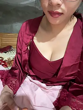 Snapshot of AYW-217 chatting on 02-21-26, 02:51 AYW-217 online show from 02-21-26, 02:51