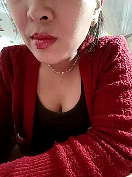 Snapshot of Ella_lee18 chatting on 02-19-26, 12:17 Ella lee18 online show from 02-19-26, 12:17