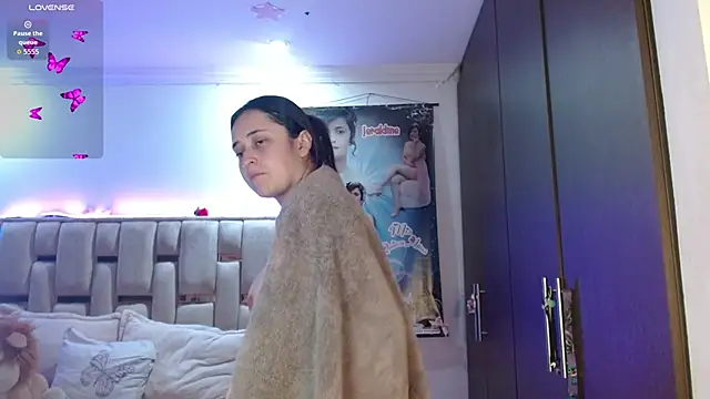 Snapshot of Jheriiz_1 chatting on 02-17-26, 12:07 Jheriiz 1 online show from 02-17-26, 12:07