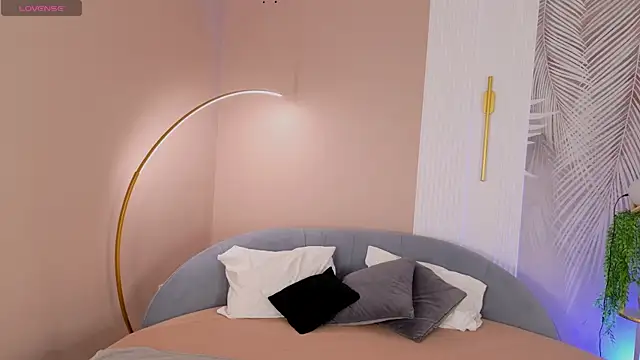 Abigail Forland online show from 04-05-26, 05:04