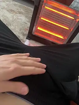 Snapshot of fenasixx chatting on 02-25-26, 11:42 fenasixx online show from 02-25-26, 11:42