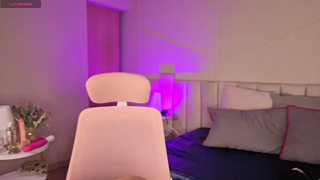 Eyes moon  online show from 02-21-26, 02:23