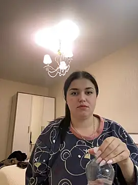 Snapshot of MilaKis chatting on 02-18-26, 07:10 MilaKis online show from 02-18-26, 07:10