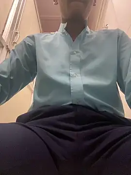 Dazzling dude online show from 02-22-26, 06:17