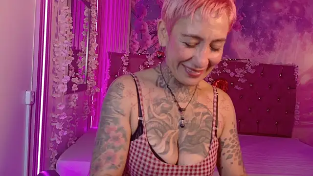 Everlyn sexx online show from 02-16-26, 11:50