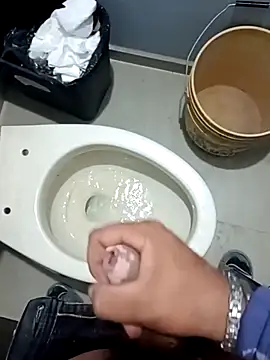 Snapshot of fercheyy chatting on 02-20-26, 11:16 fercheyy online show from 02-20-26, 11:16