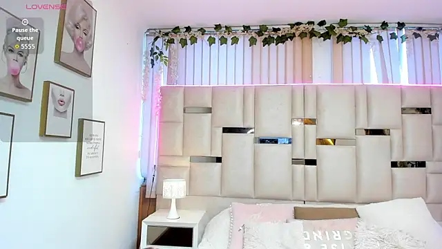 Snapshot of Maya-jhons chatting on 02-10-26, 11:36 Maya-jhons online show from 02-10-26, 11:36