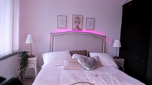 Snapshot of Maya-jhons chatting on 02-15-26, 02:03 Maya-jhons online show from 02-15-26, 02:03