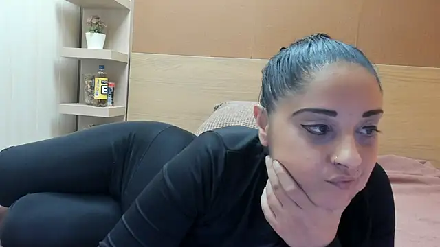 PinkyTwerkyX online show from 12-14-25, 01:16